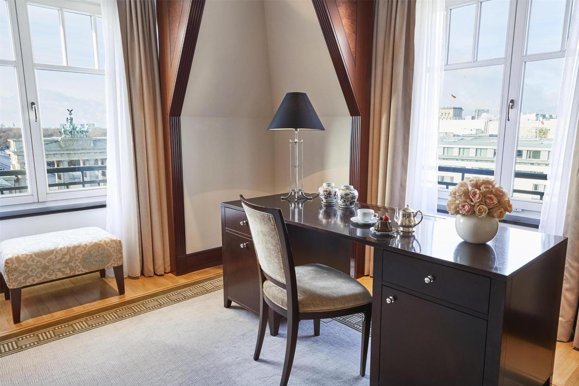 Hotel Adlon Kempinski Berlino Esterno foto