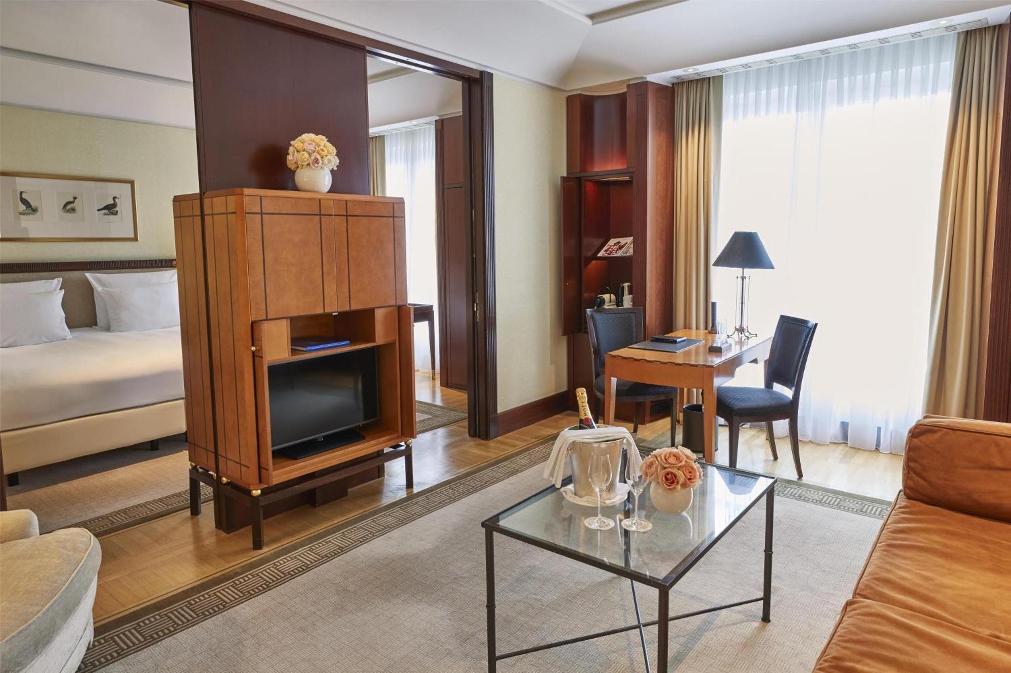 Hotel Adlon Kempinski Berlino Esterno foto