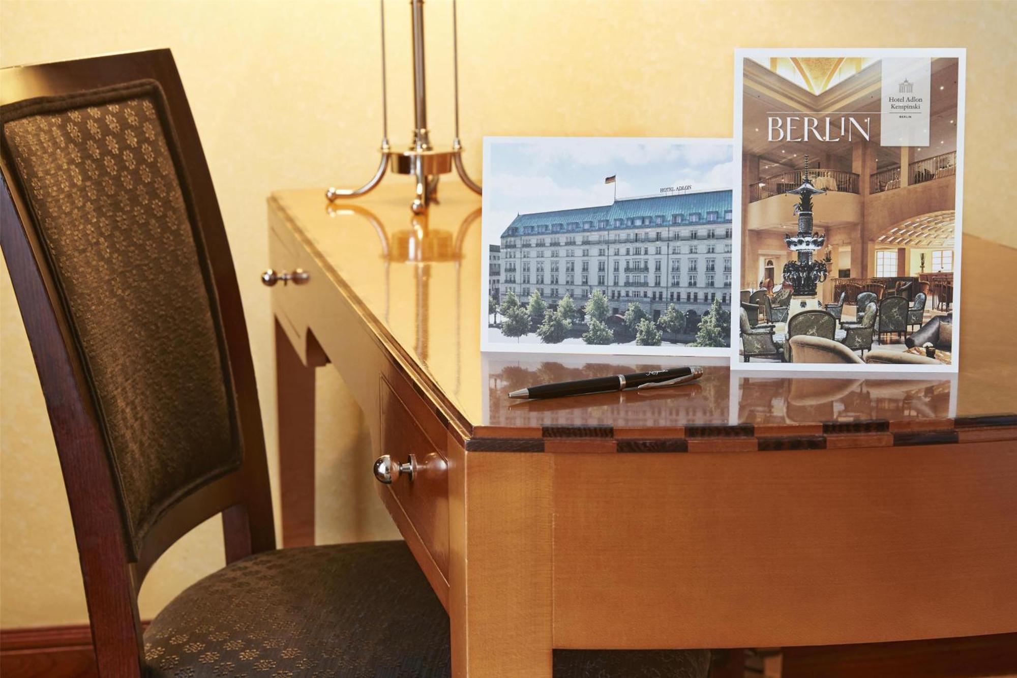 Hotel Adlon Kempinski Berlino Esterno foto